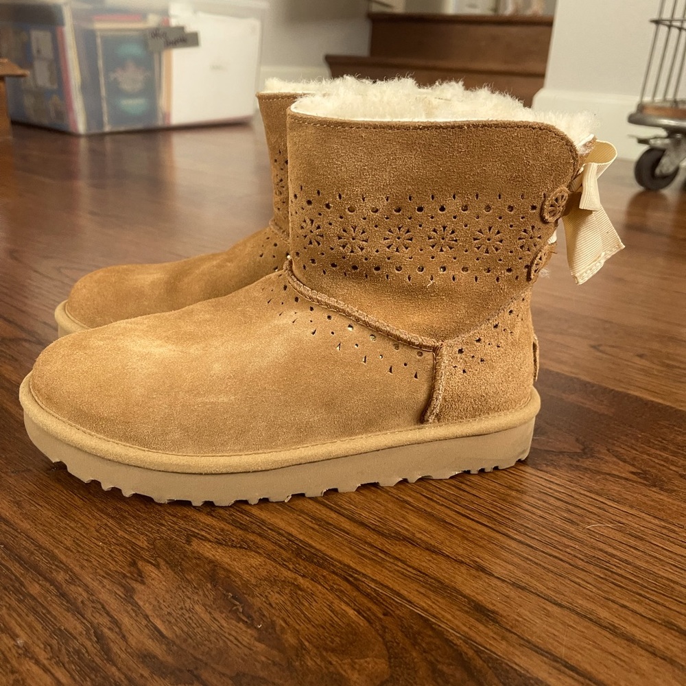 Ugg Dae Sunshine Perf in Chestnut